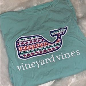 vineyard vines tee